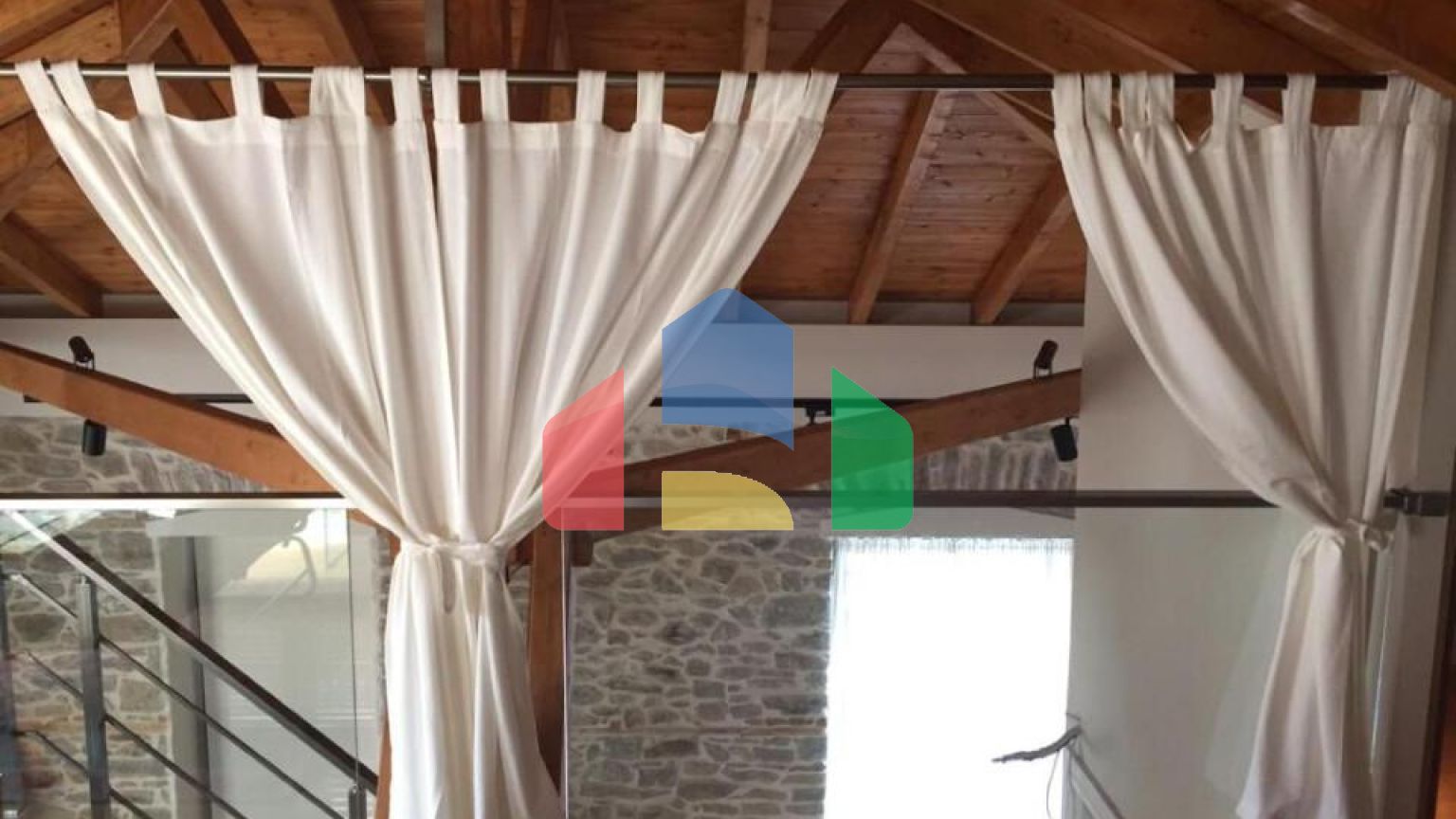 Продаж - Готель 376 m² в Кавалі