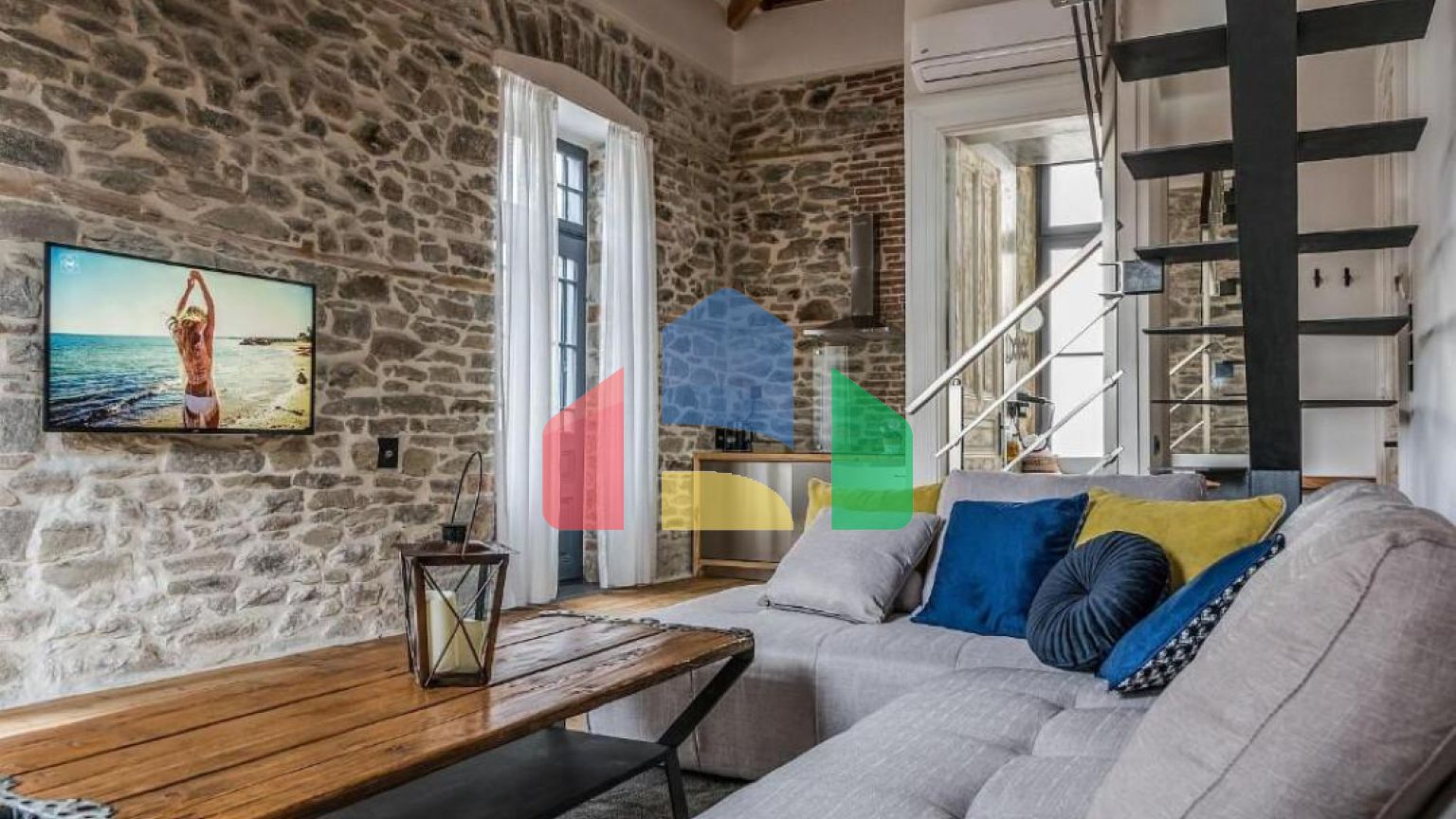 Продаж - Готель 376 m² в Кавалі