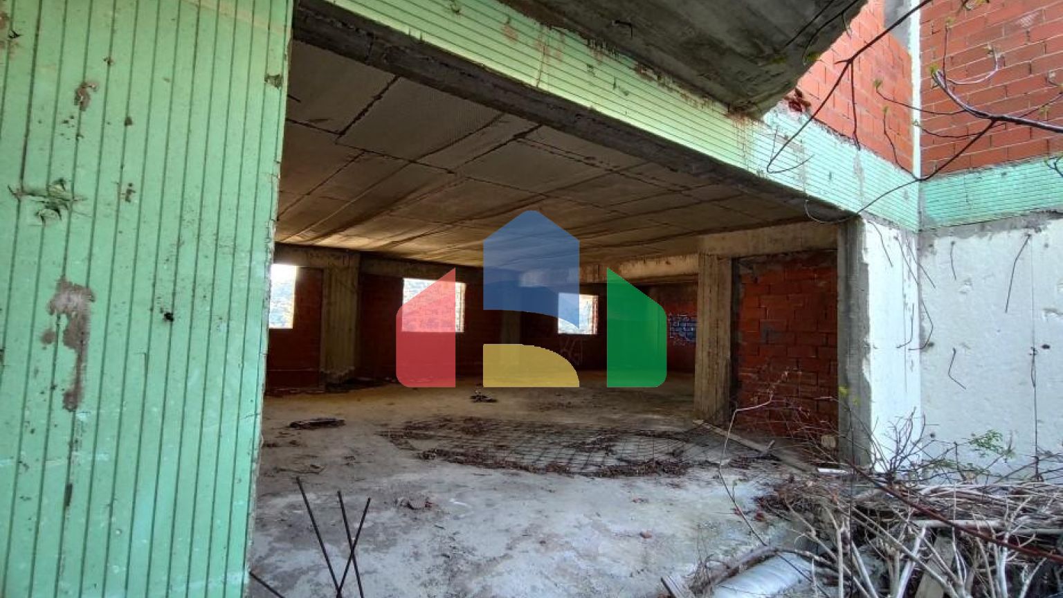 Продажа - Здание 560 m² в Кавале