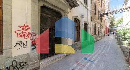 Продаж - Будівля 830 m² в Кавалі