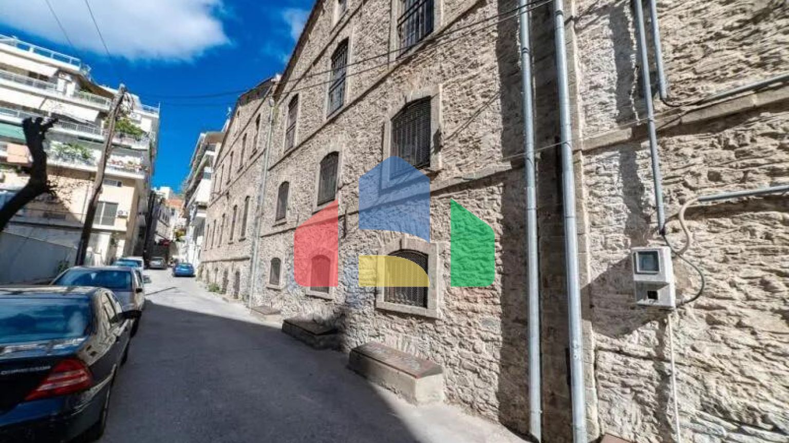 Продаж - Будівля 830 m² в Кавалі