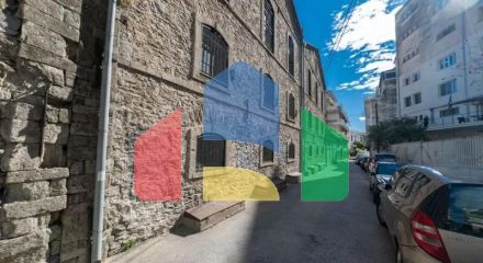 Продаж - Будівля 830 m² в Кавалі