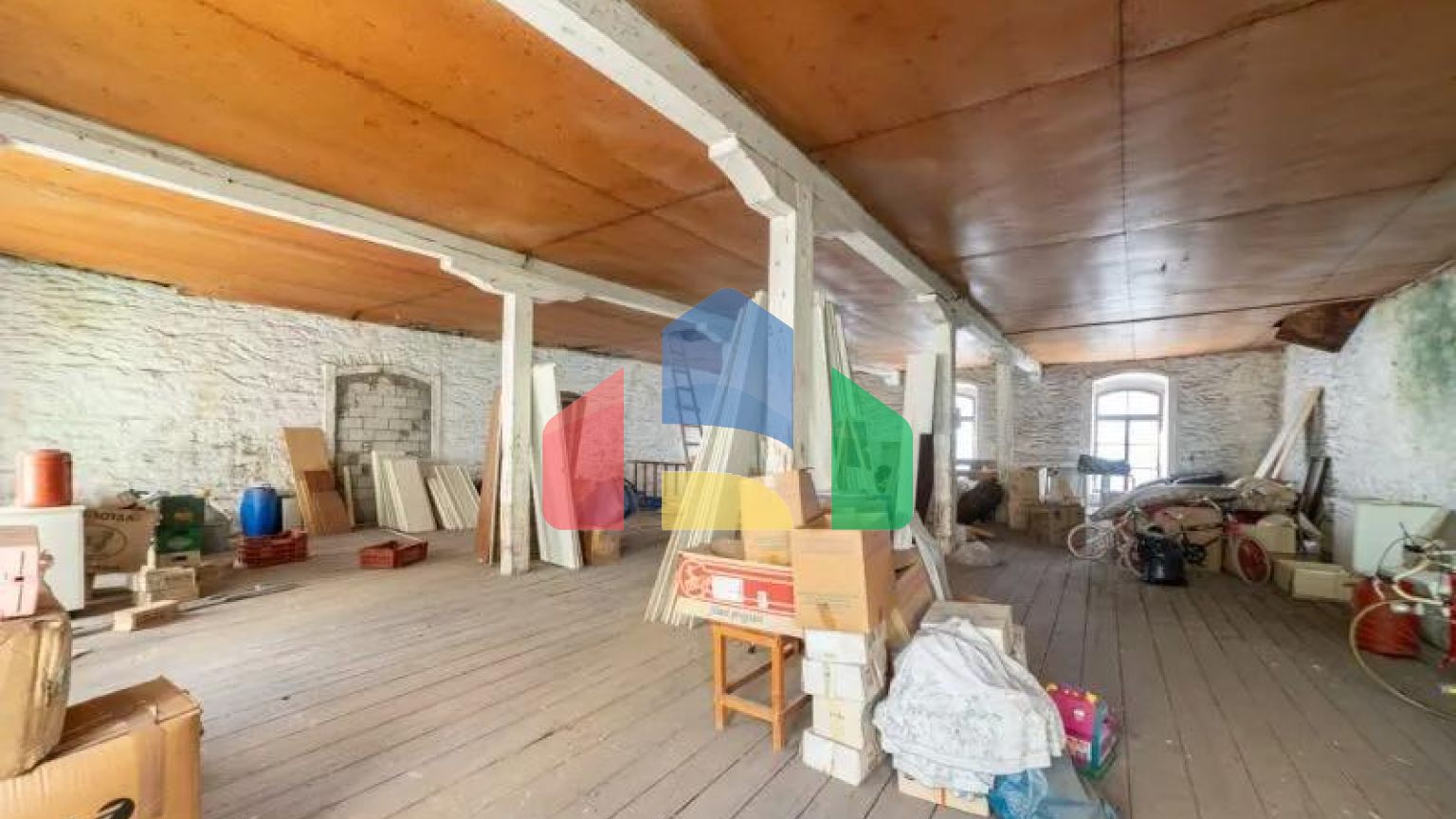 Продаж - Будівля 830 m² в Кавалі