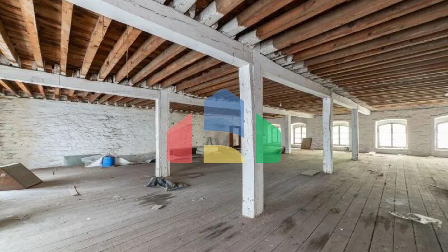 Продаж - Будівля 830 m² в Кавалі