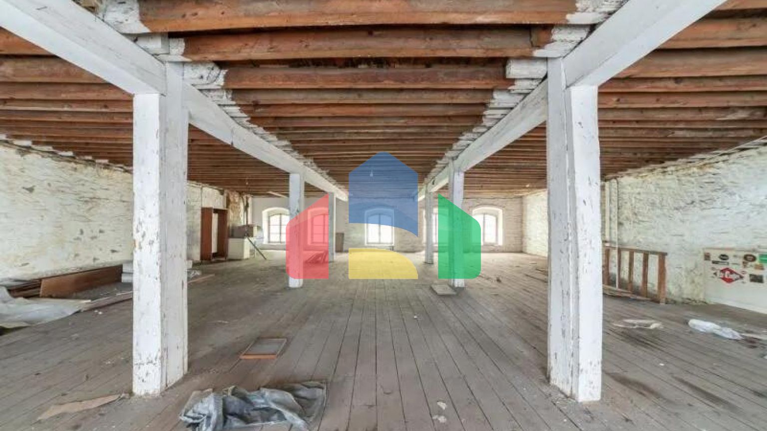 Продаж - Будівля 830 m² в Кавалі