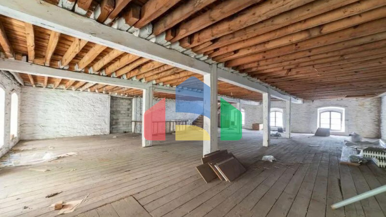 Продаж - Будівля 830 m² в Кавалі