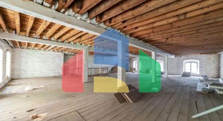 Продаж - Будівля 830 m² в Кавалі