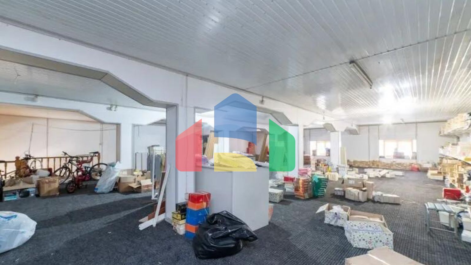 Продаж - Будівля 830 m² в Кавалі