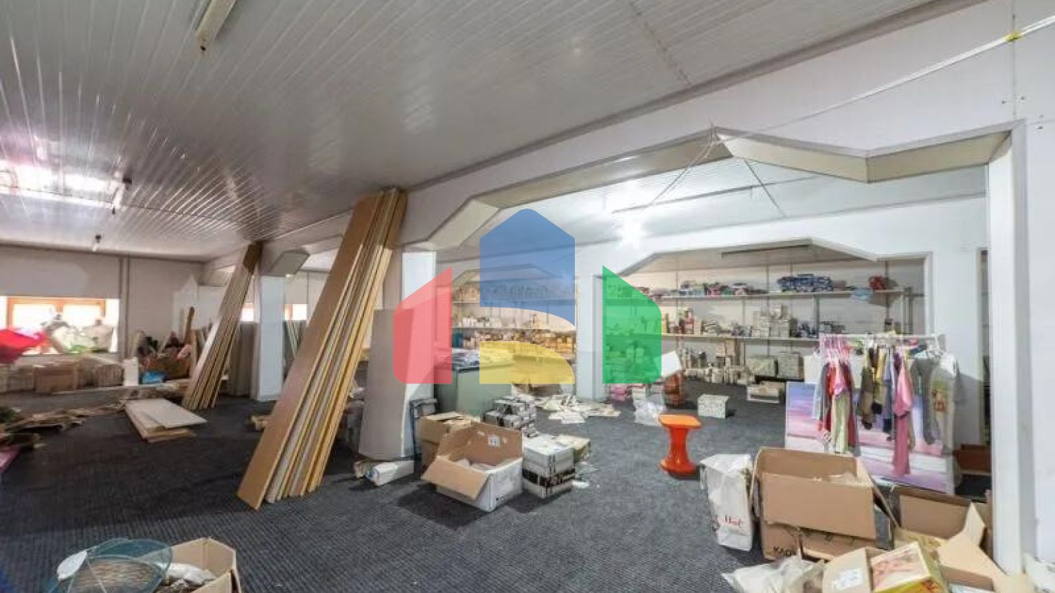 Продаж - Будівля 830 m² в Кавалі