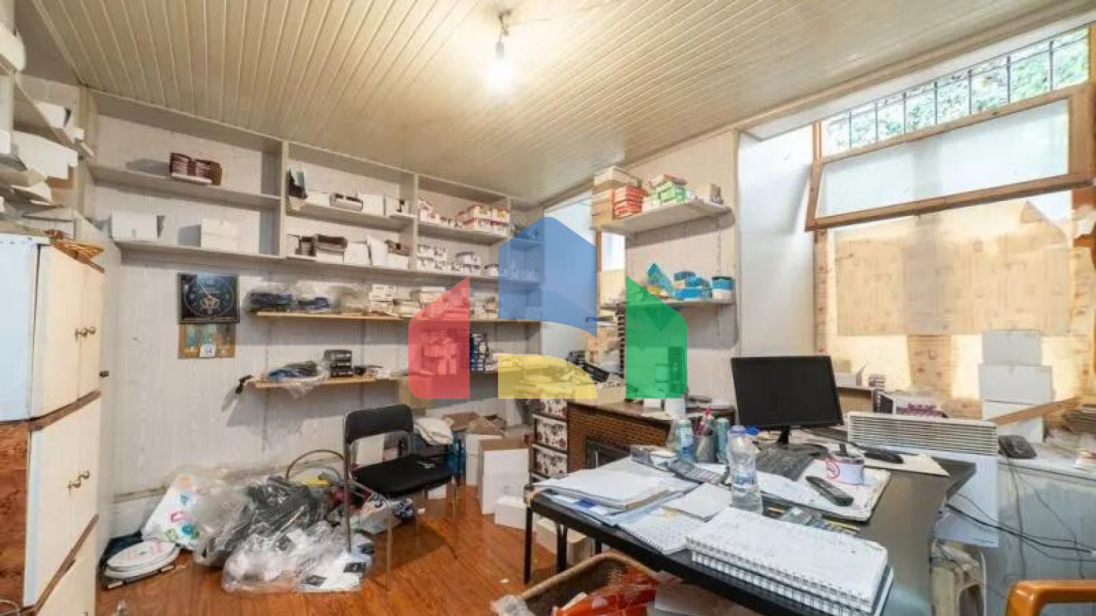 Продаж - Будівля 830 m² в Кавалі