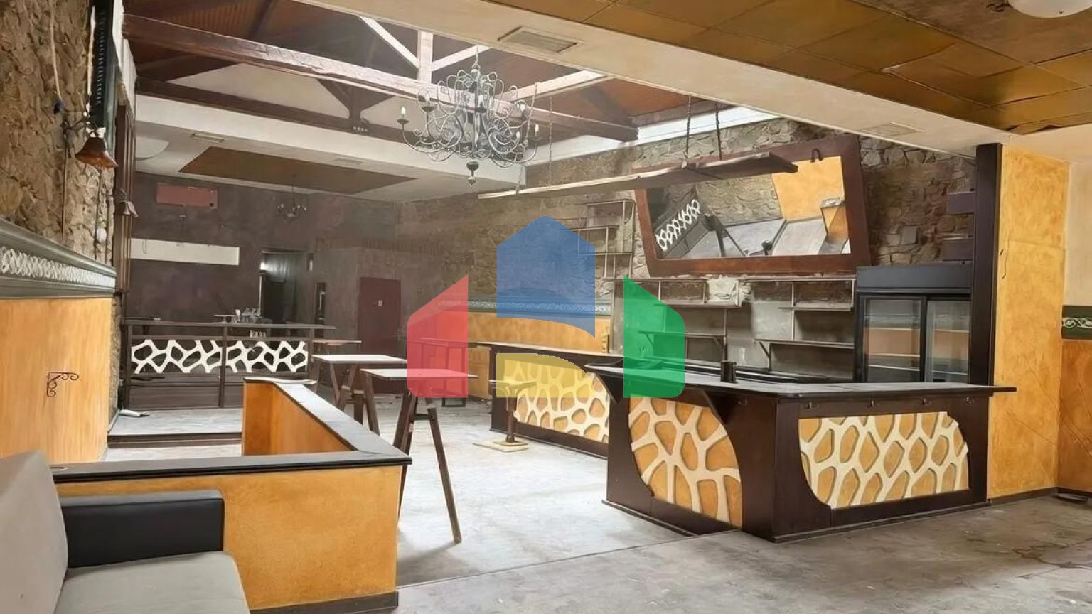 Продаж - Комерційна нерухомість 140 m² в Кавалі