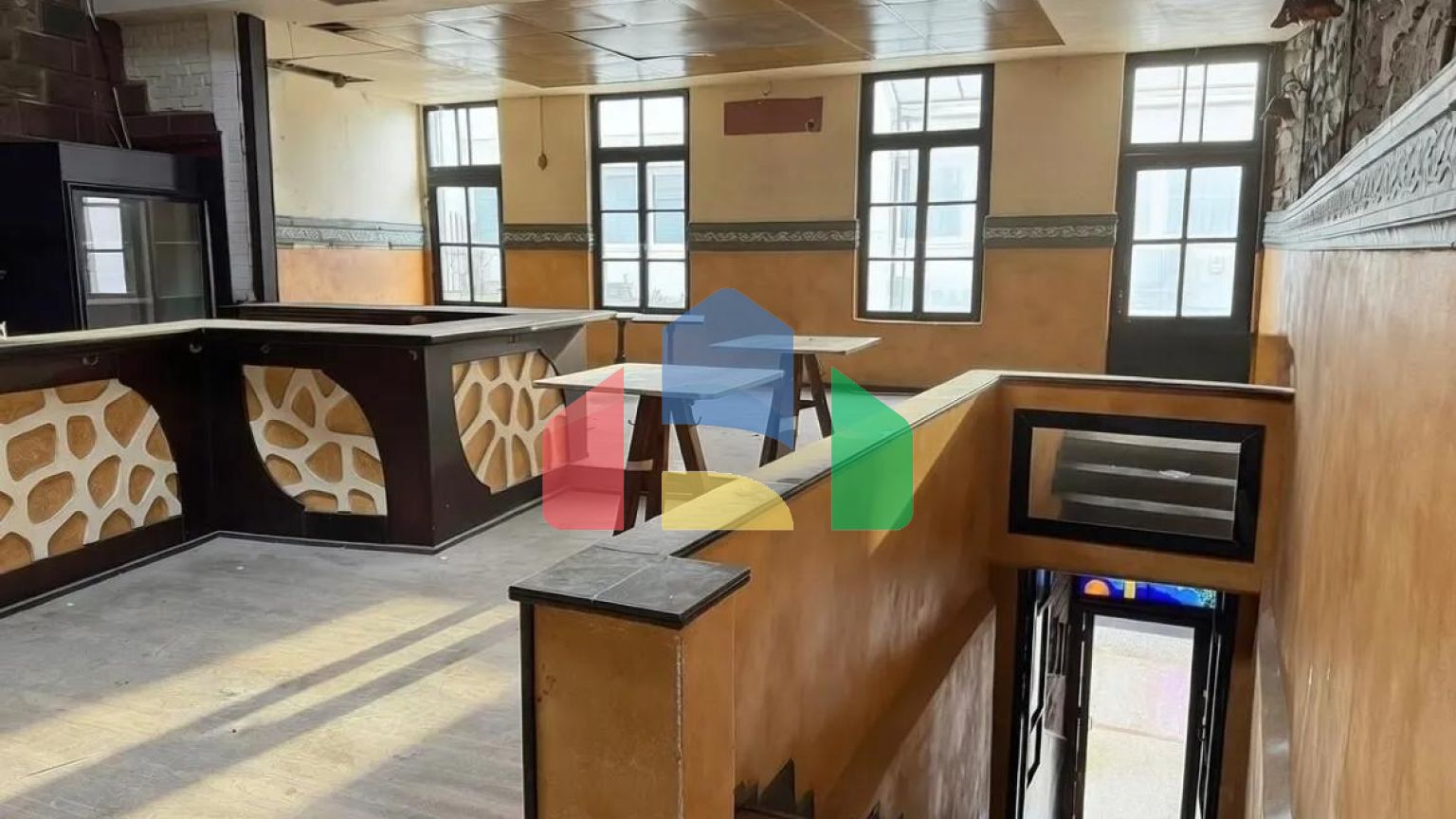 Продаж - Комерційна нерухомість 140 m² в Кавалі