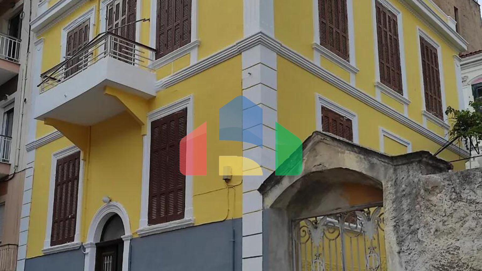 Продаж - Котедж 220 m² в Кавалі