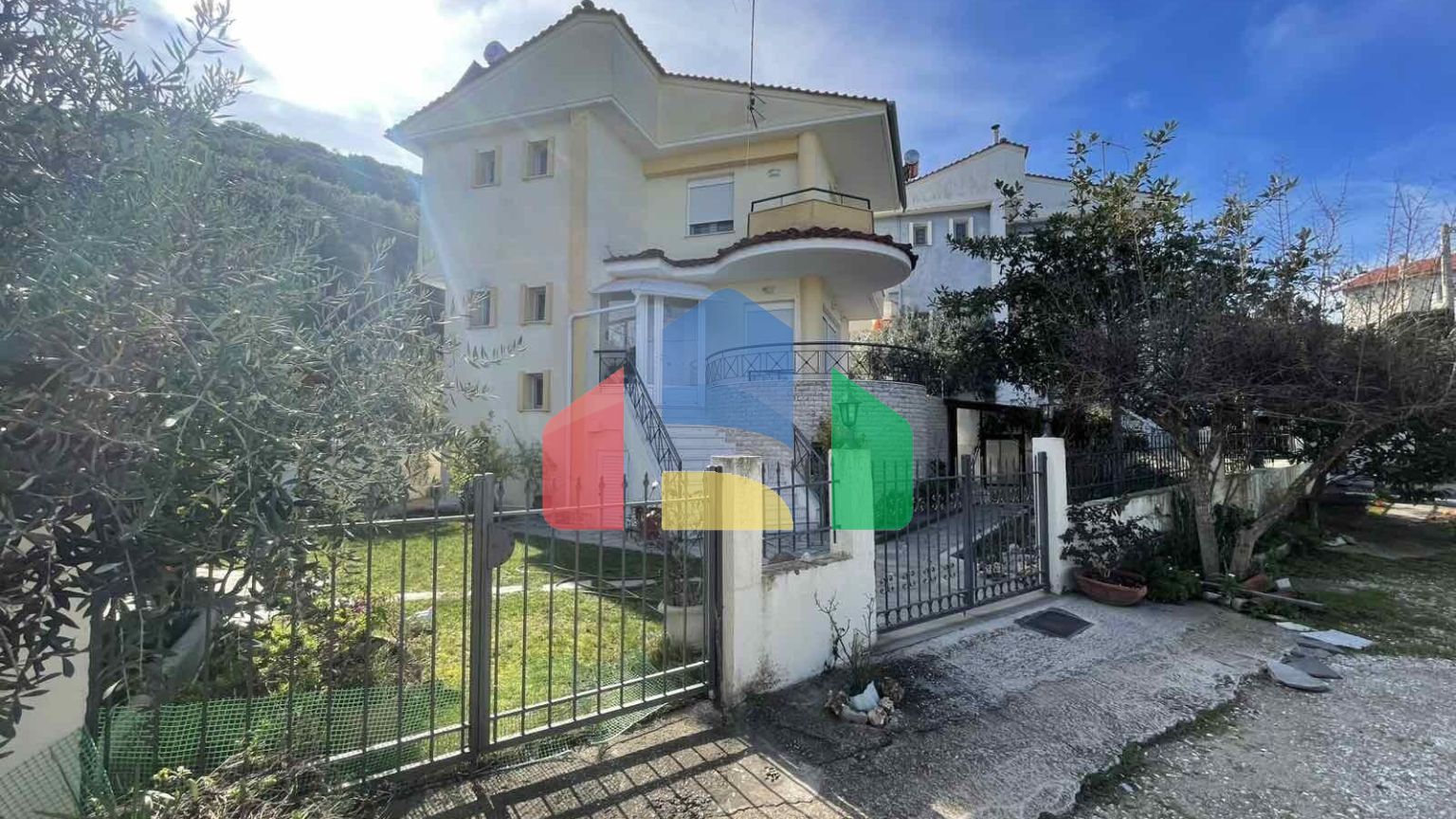 Продаж - Котедж 180 m² в Кавалі