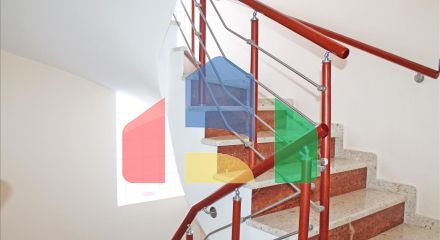 Продаж - Вілла 509 m² в Лутракі