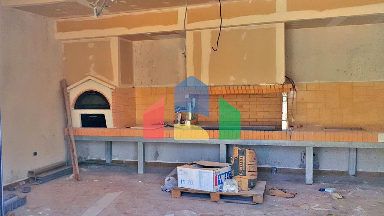 Продаж - Вілла 370 m² в Лутракі