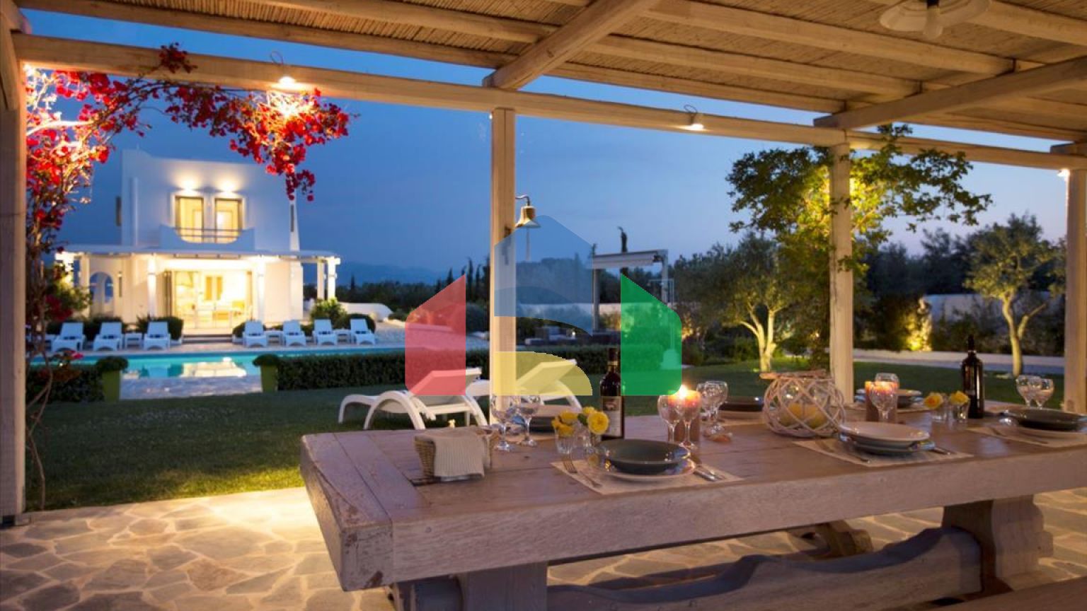 Продажа - Вилла 500 m² в Лутраки