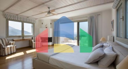 Продажа - Вилла 500 m² в Лутраки