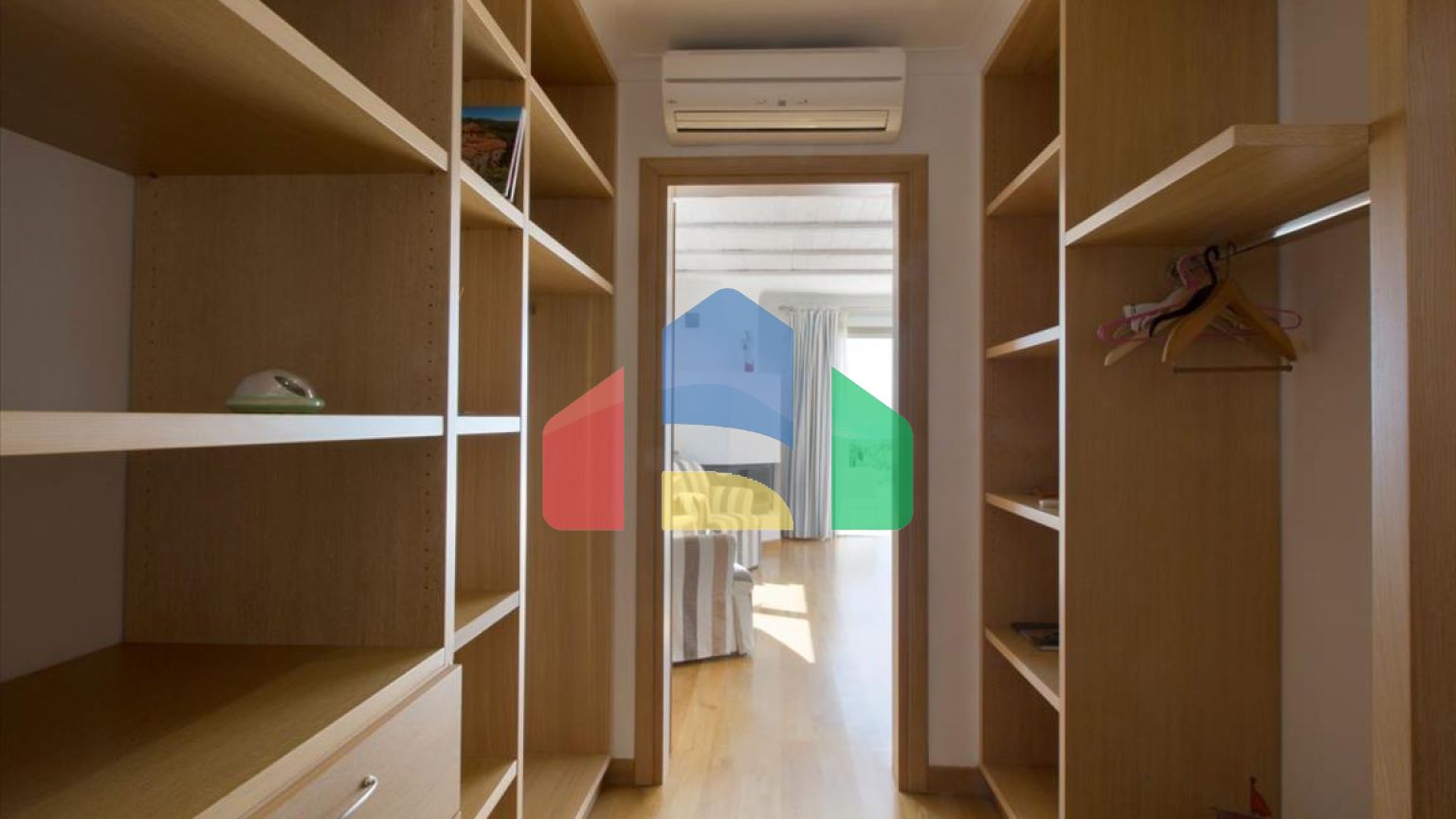 Продажа - Вилла 500 m² в Лутраки