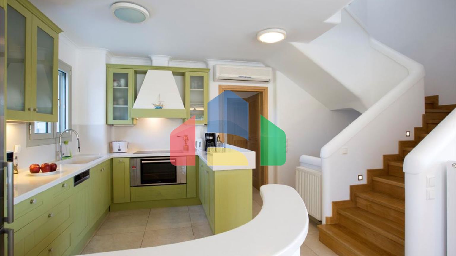 Продажа - Вилла 500 m² в Лутраки