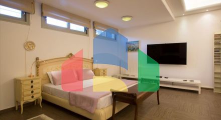 Продажа - Вилла 500 m² в Лутраки