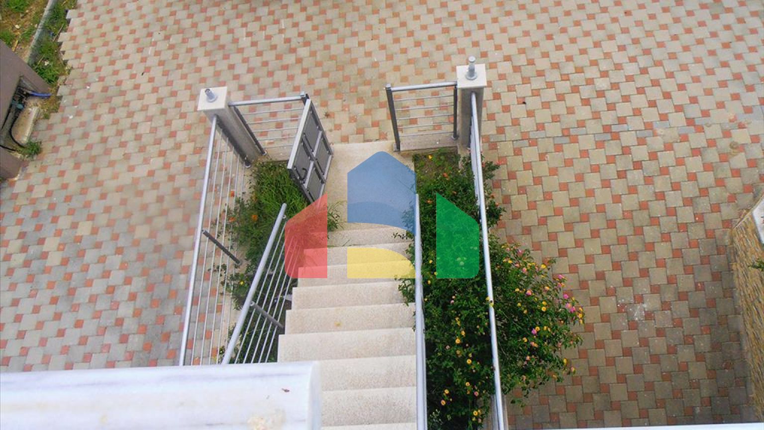 Продаж - Таунхаус 180 m² в Лутракі