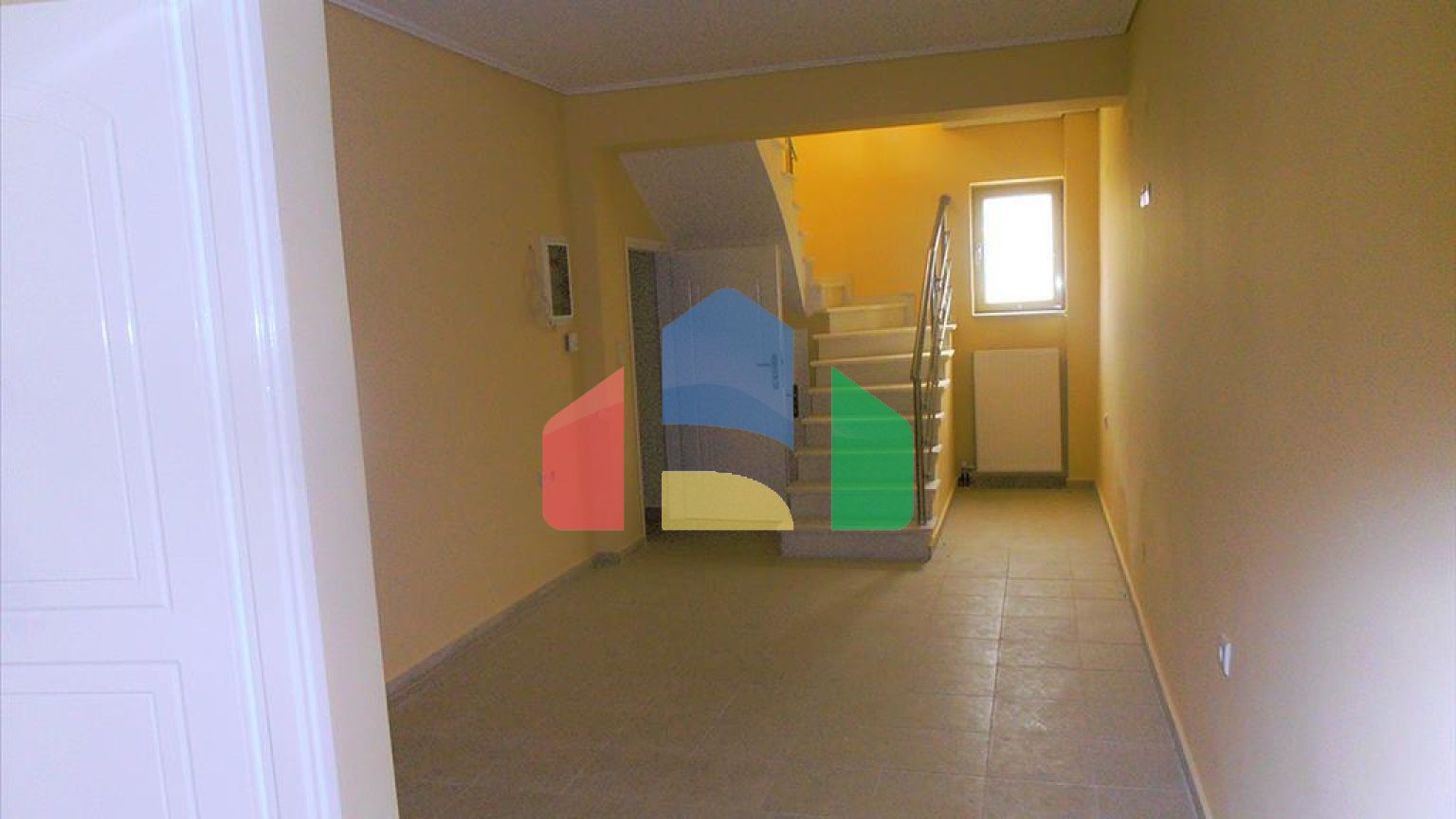 Продаж - Таунхаус 180 m² в Лутракі