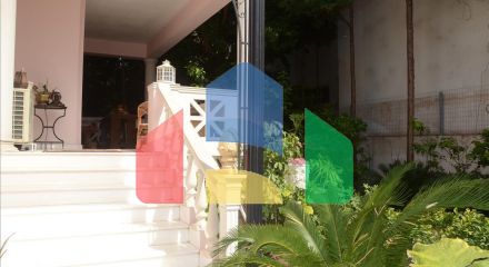 Продаж - Котедж 470 m² в Лутракі