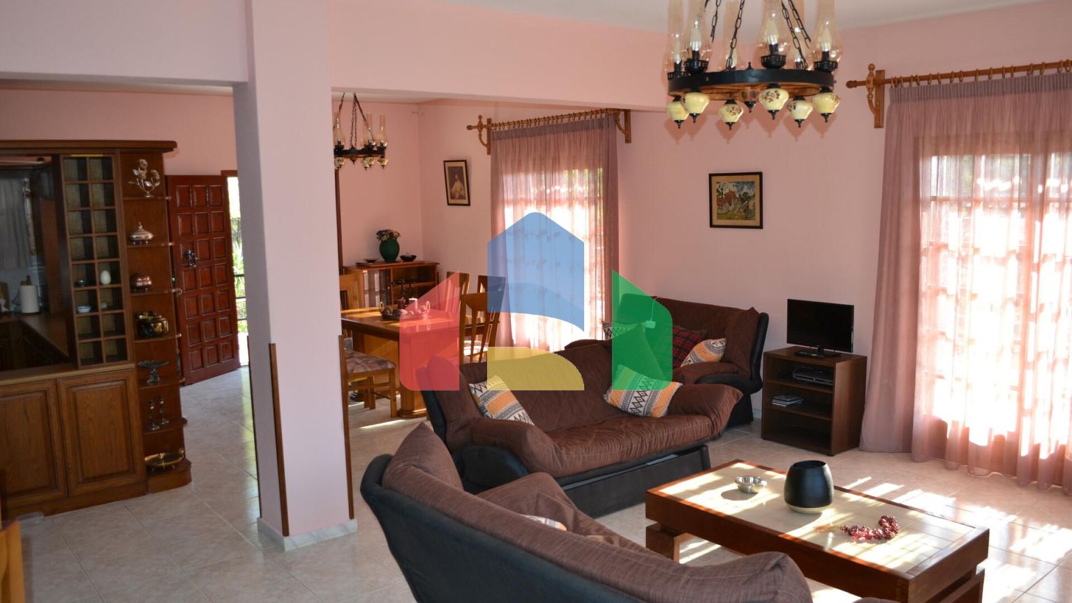 Продаж - Вілла 320 m² в Лутракі