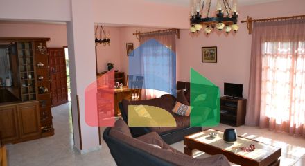 Продаж - Вілла 320 m² в Лутракі