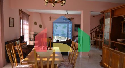 Продаж - Вілла 320 m² в Лутракі