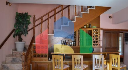 Продаж - Вілла 320 m² в Лутракі