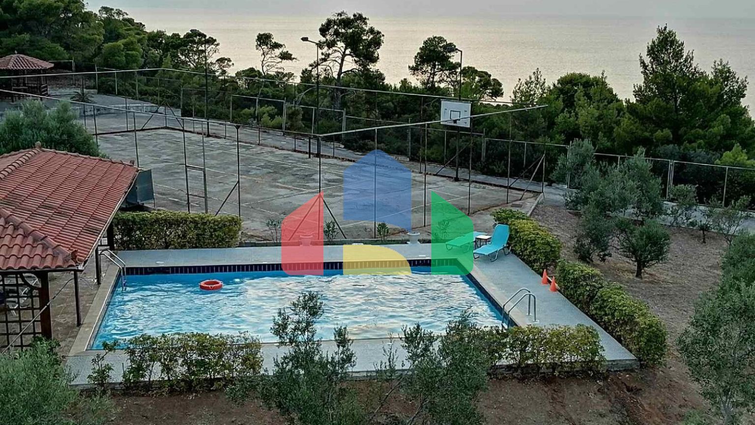 Продаж - Вілла 320 m² в Лутракі