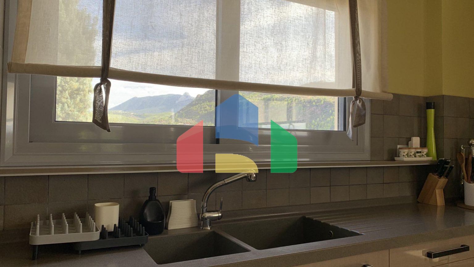 Продаж - Котедж 340 m² в Лутракі