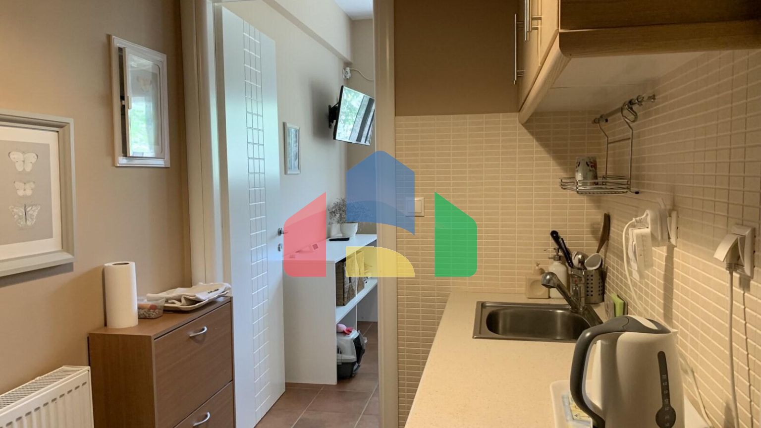 Продаж - Котедж 340 m² в Лутракі