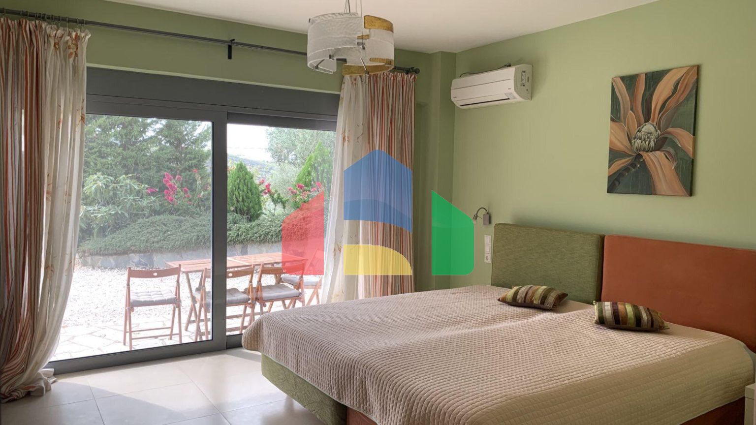 Продаж - Котедж 340 m² в Лутракі