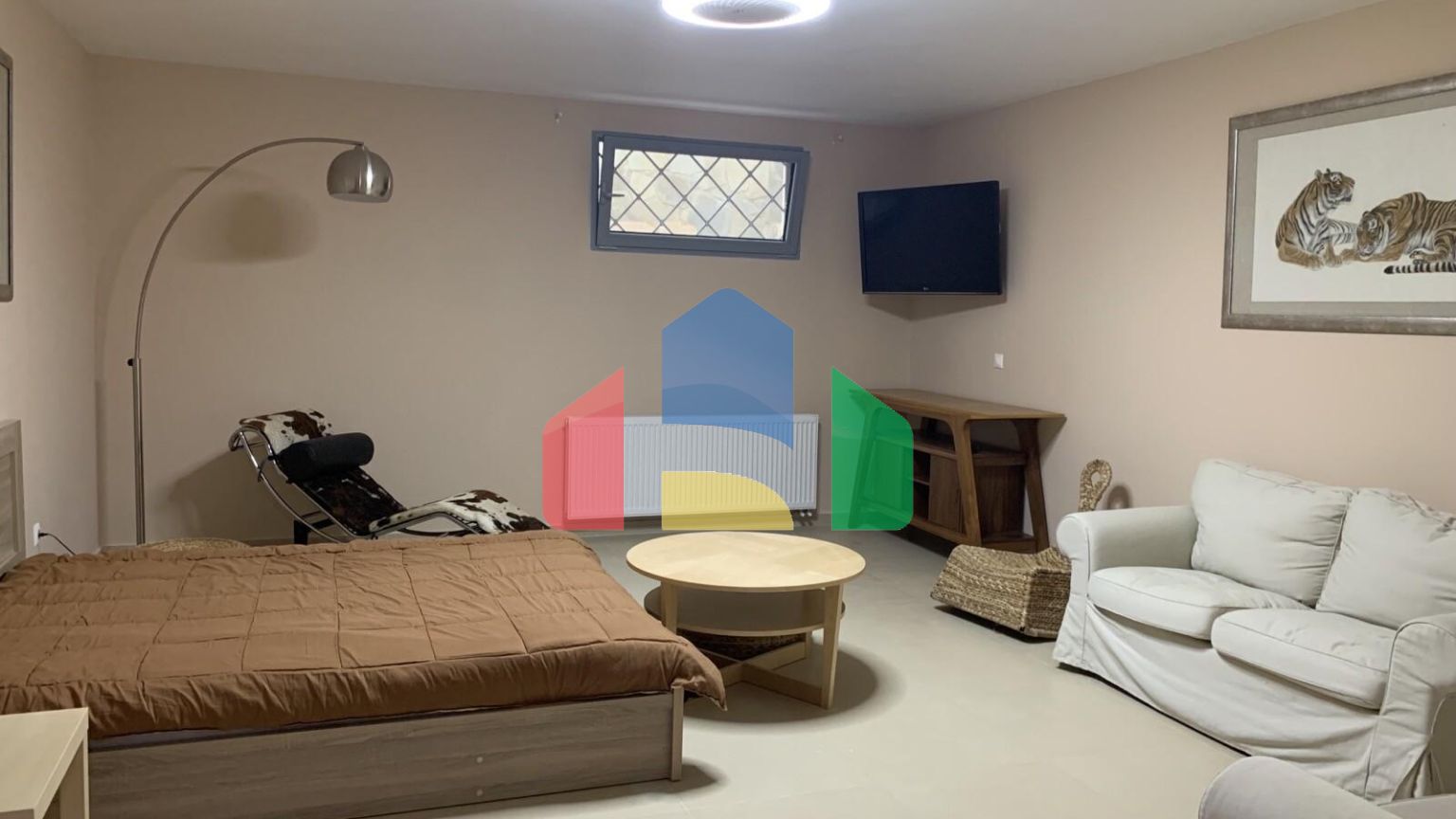 Продаж - Котедж 340 m² в Лутракі