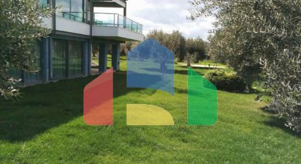 Продаж - Вілла 500 m² в Лутракі