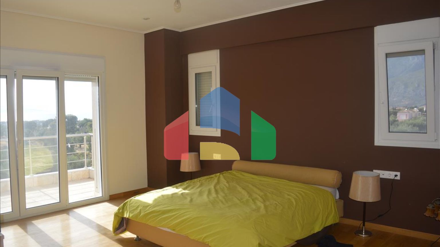 Продаж - Таунхаус 330 m² в Лутракі