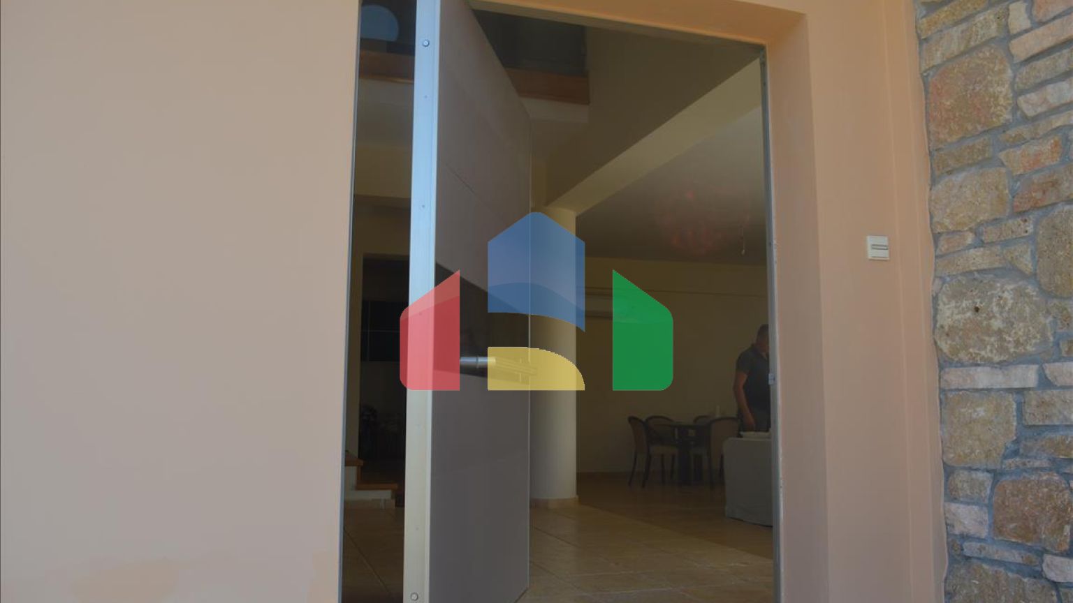 Продаж - Таунхаус 330 m² в Лутракі