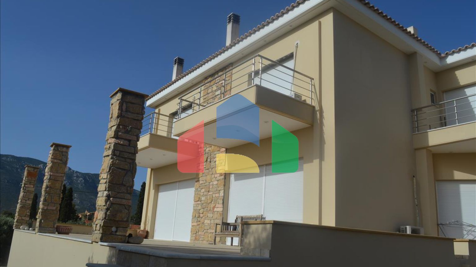 Продаж - Таунхаус 330 m² в Лутракі