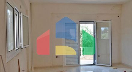 Продаж - Бізнес 486 m² в Лутракі