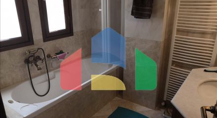 Продаж - Котедж 376 m² в Лутракі