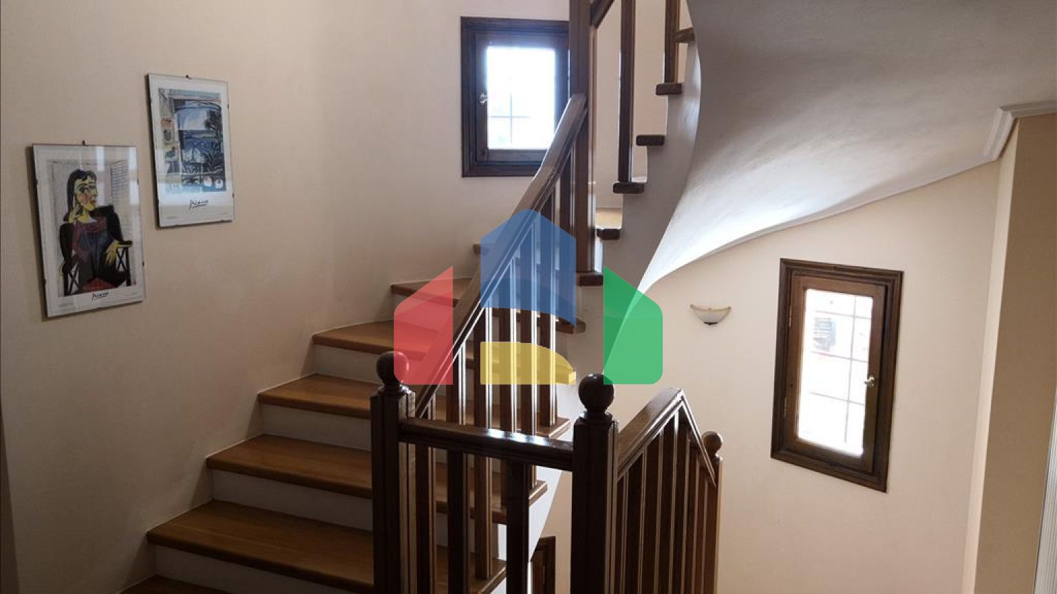 Продаж - Котедж 376 m² в Лутракі