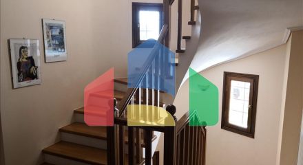 Продаж - Котедж 376 m² в Лутракі