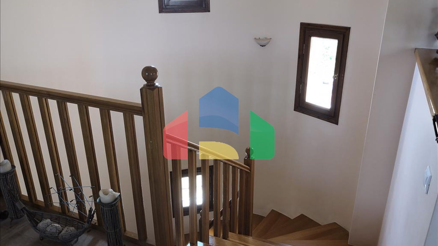 Продаж - Котедж 376 m² в Лутракі