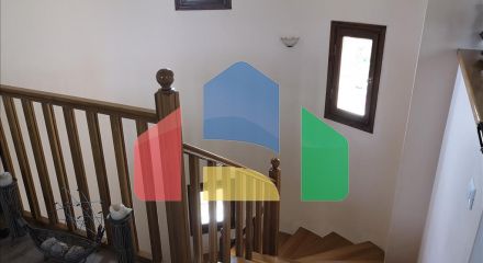 Продаж - Котедж 376 m² в Лутракі