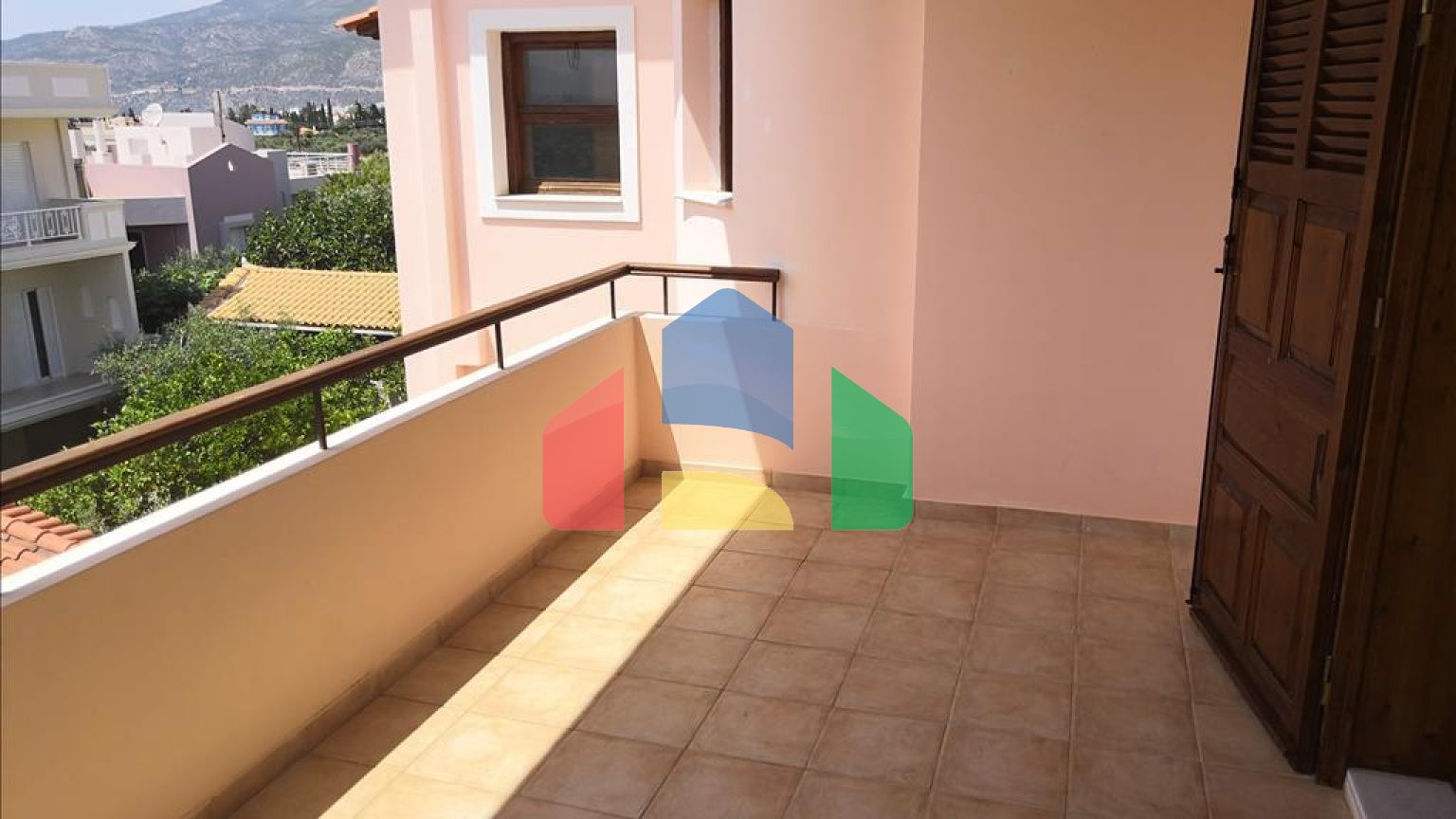 Продаж - Котедж 376 m² в Лутракі