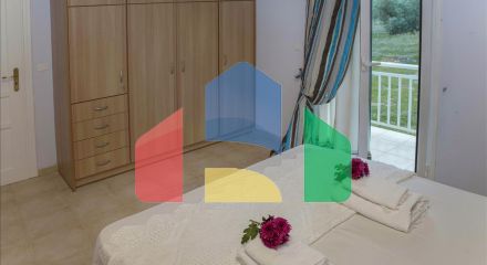 Продаж - Котедж 164 m² в Лутракі