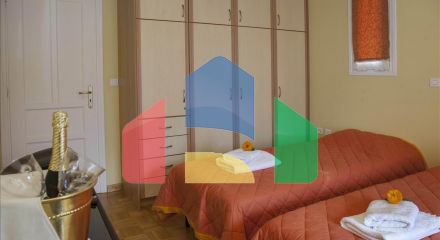 Продаж - Котедж 164 m² в Лутракі
